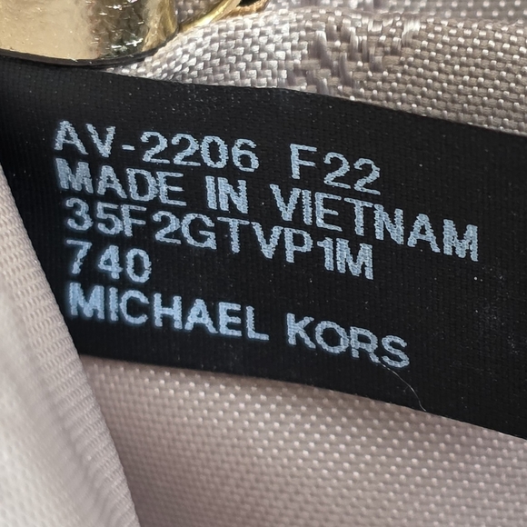 Michael Kors Jet Set Logo Small Gold Coin Wallet - Picture 4 of 6